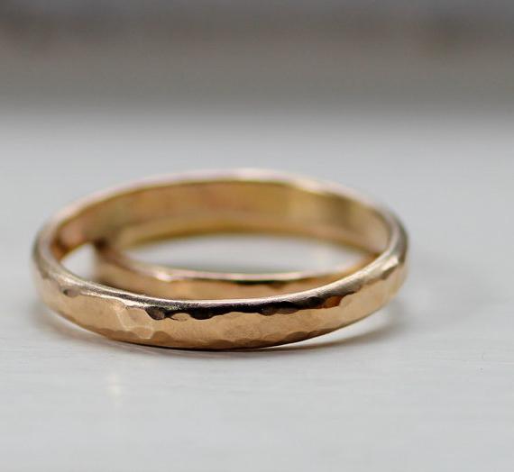 Dlaczego złote pierścienie są symbolem wierności?