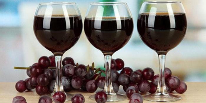 Jak zrobić domowe wino z kompotu?